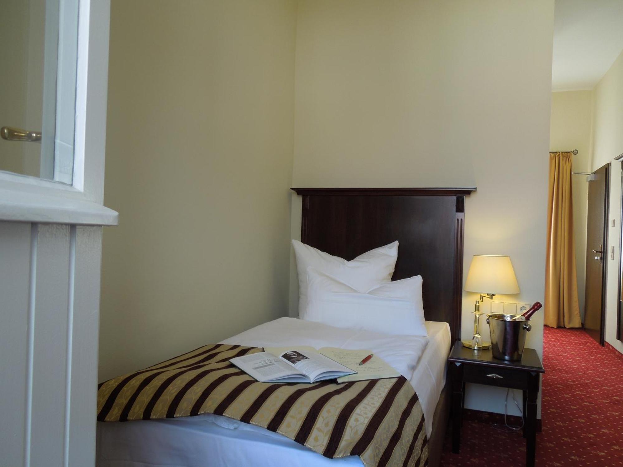 Hotel Mutiger Ritter Bad Kosen Room photo