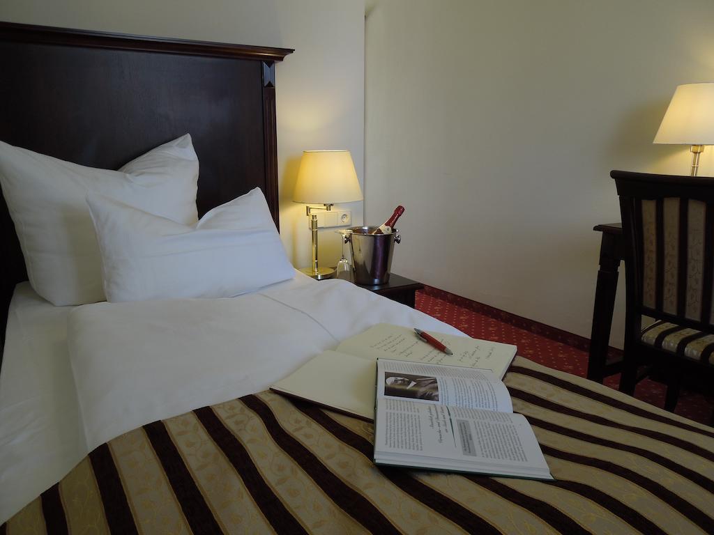 Hotel Mutiger Ritter Bad Kosen Room photo